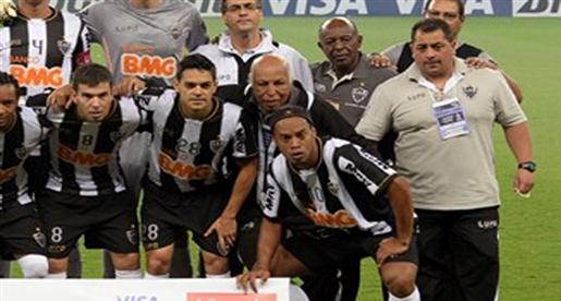 رونالدينيو يهدر ركلة جزاء في ظهوره الأول مع كيريتارو